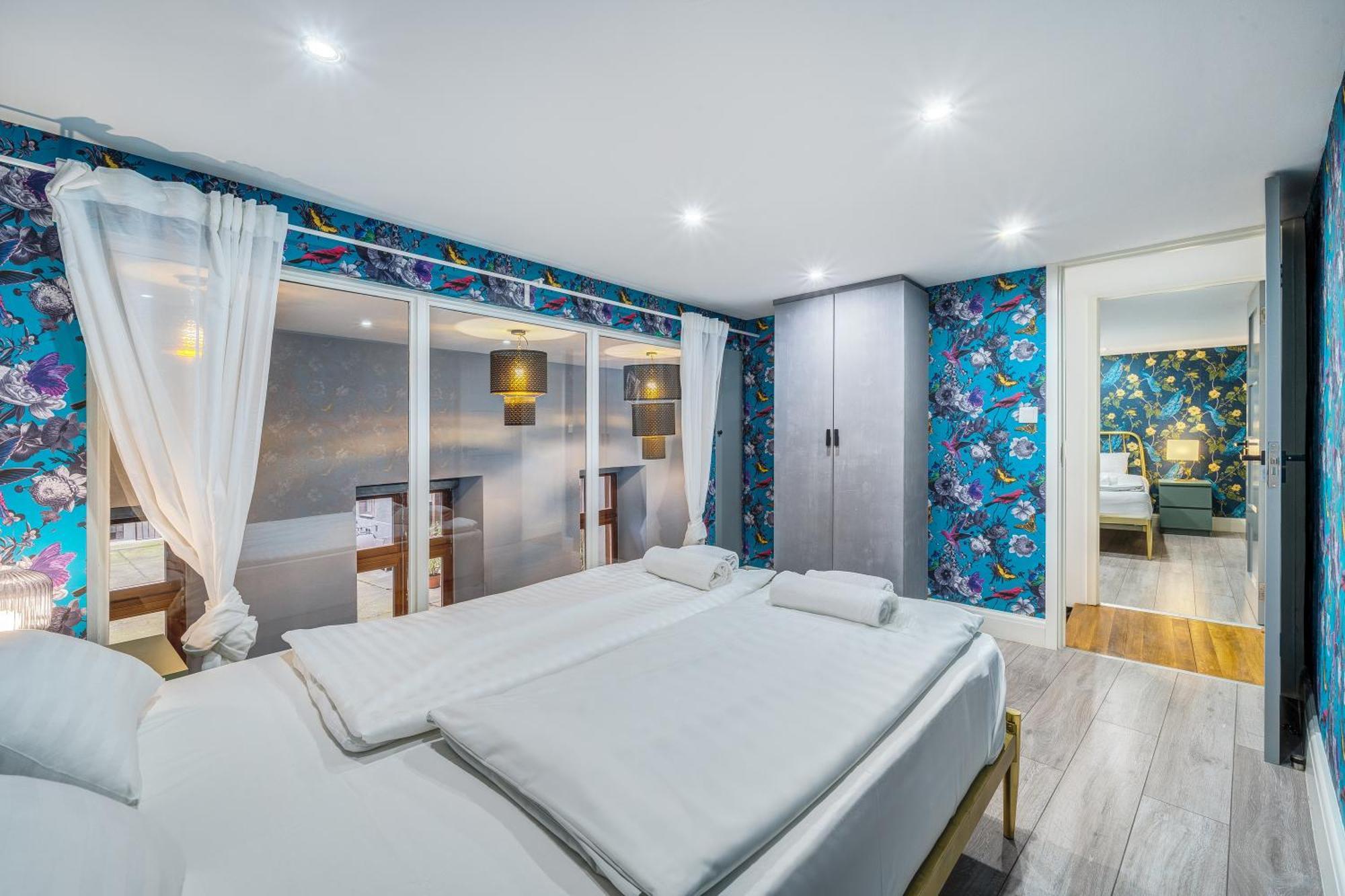 Azure Oasis In The Heart Of The City Budapest Esterno foto
