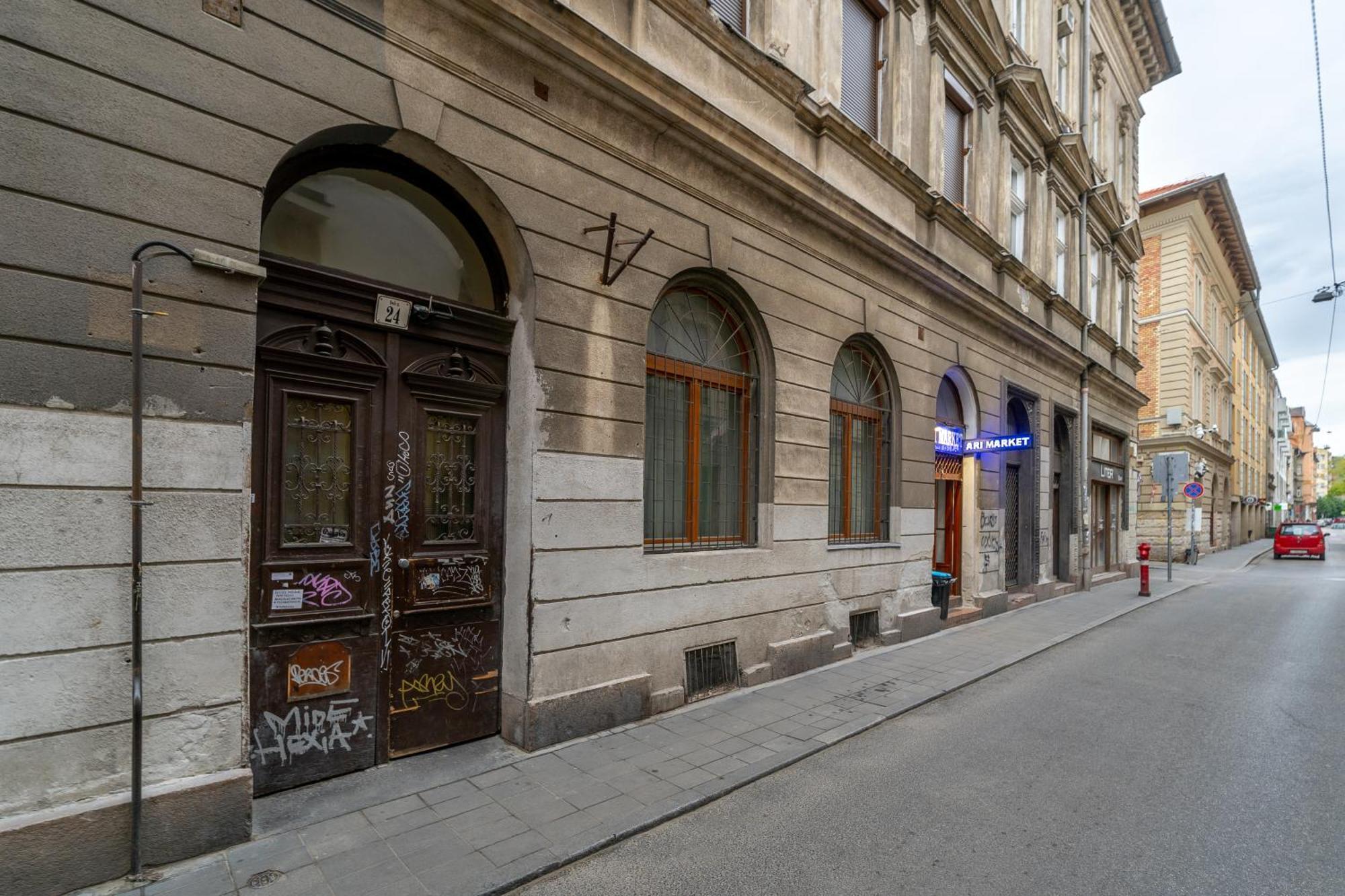 Azure Oasis In The Heart Of The City Budapest Esterno foto